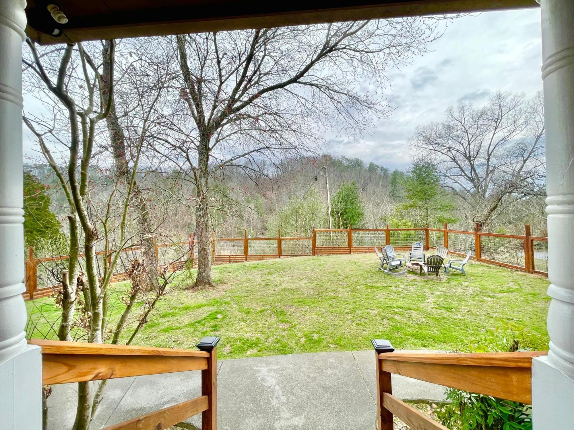 5Bedrooms*4King Beds*Outstanding Location*Hottub* Sevierville Exterior foto