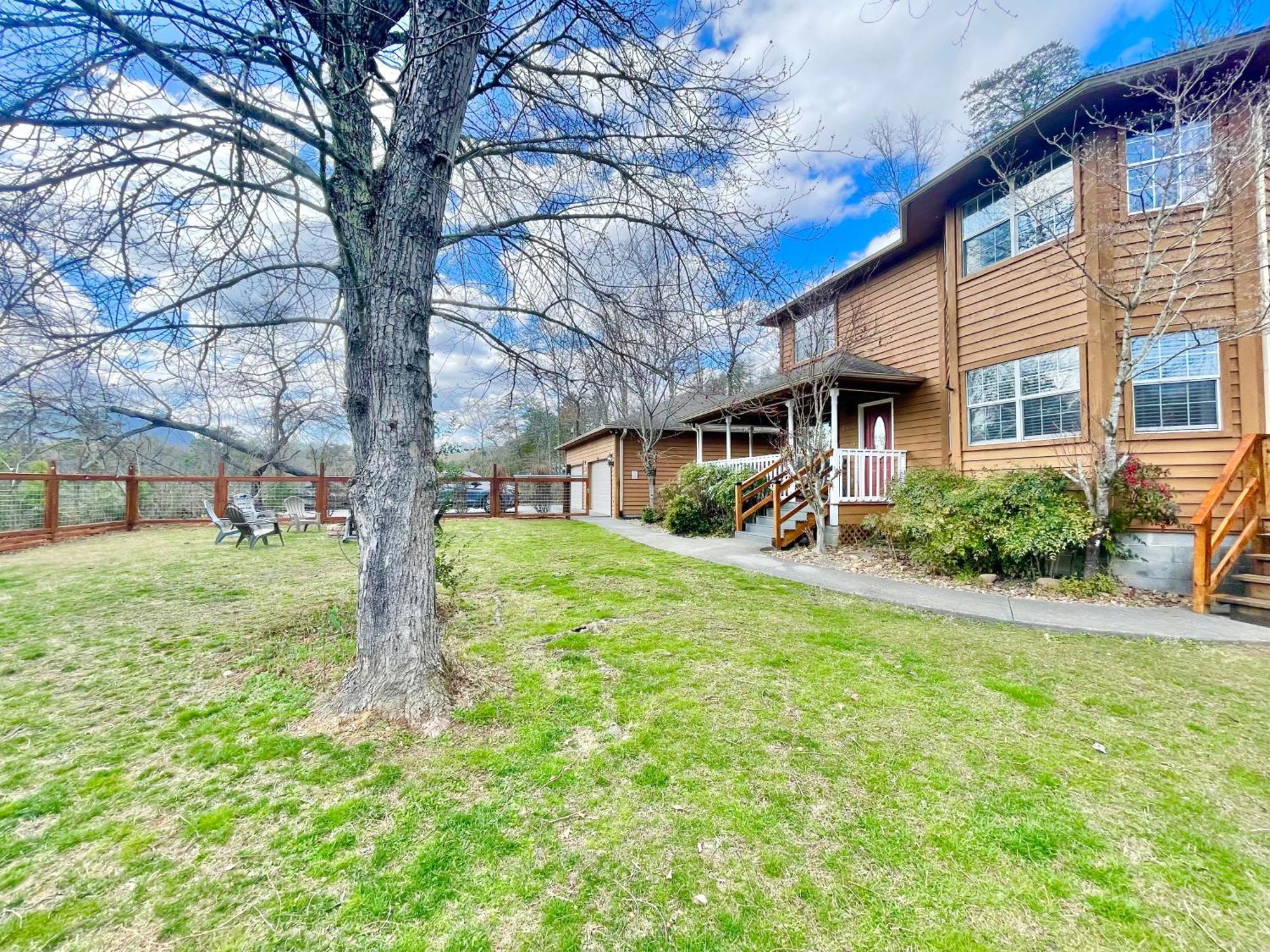 5Bedrooms*4King Beds*Outstanding Location*Hottub* Sevierville Exterior foto