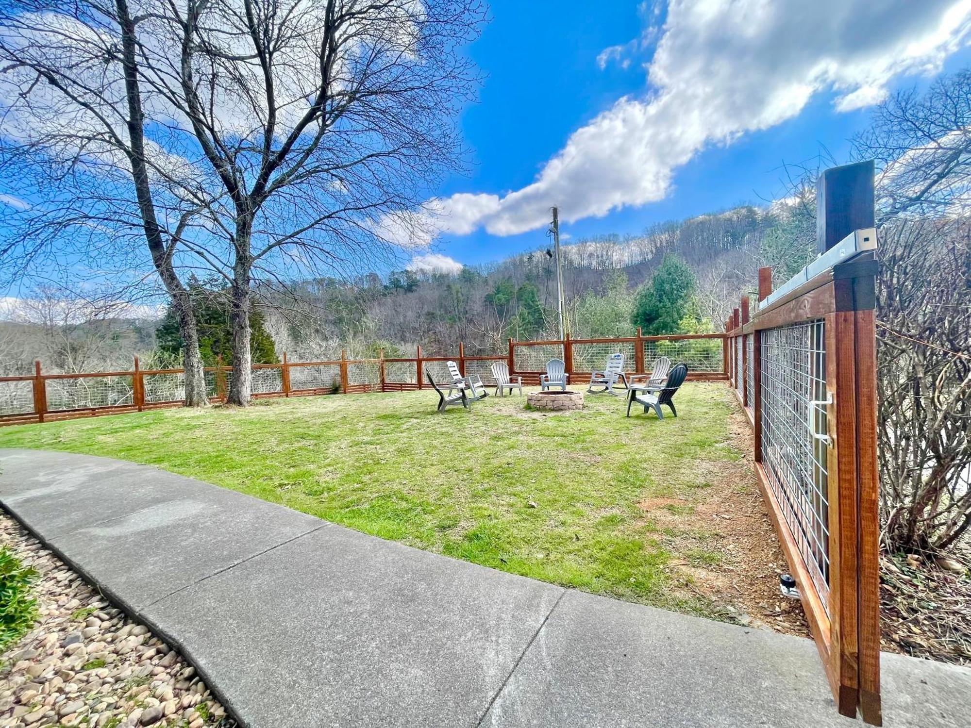 5Bedrooms*4King Beds*Outstanding Location*Hottub* Sevierville Exterior foto