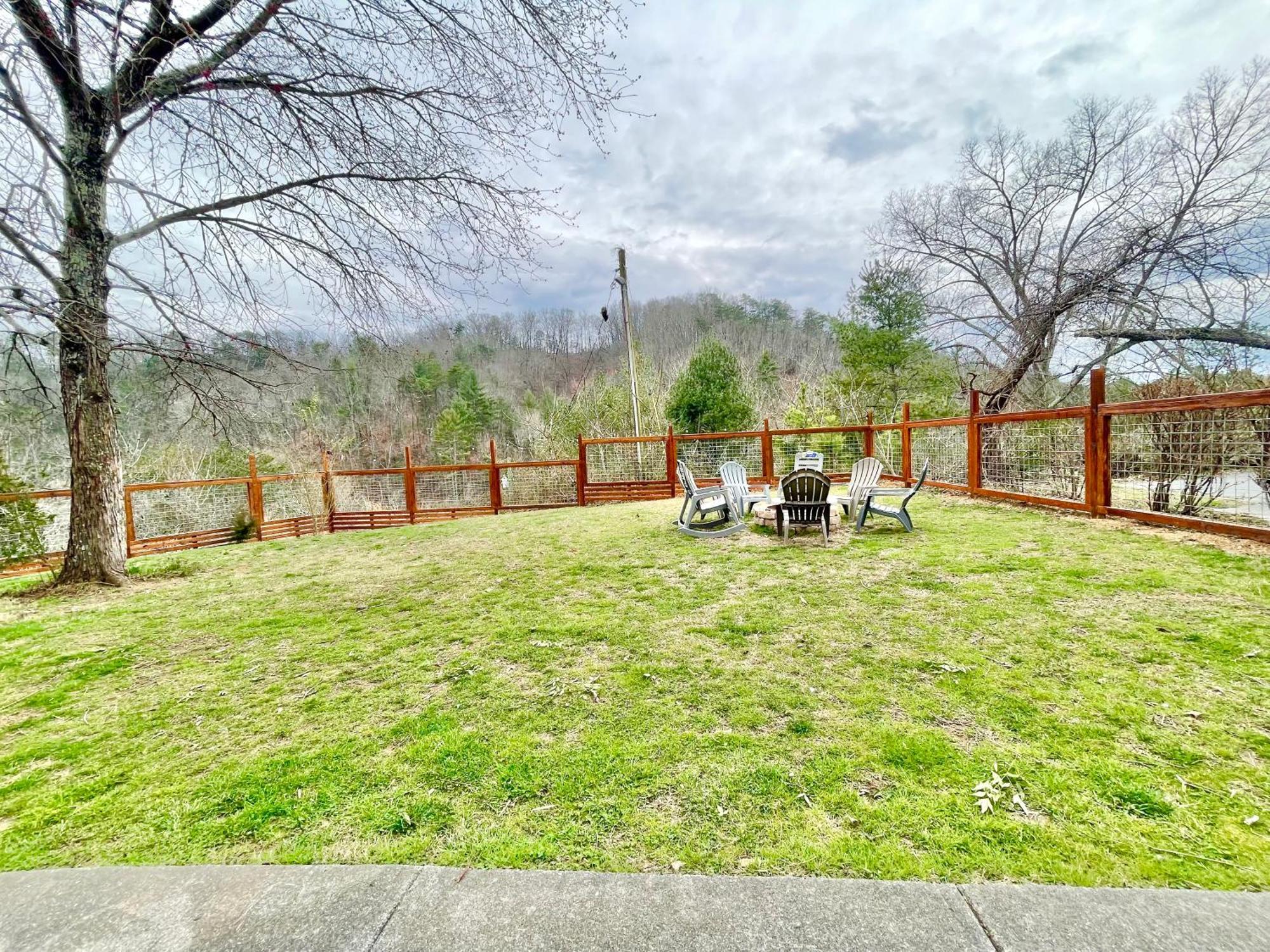 5Bedrooms*4King Beds*Outstanding Location*Hottub* Sevierville Exterior foto