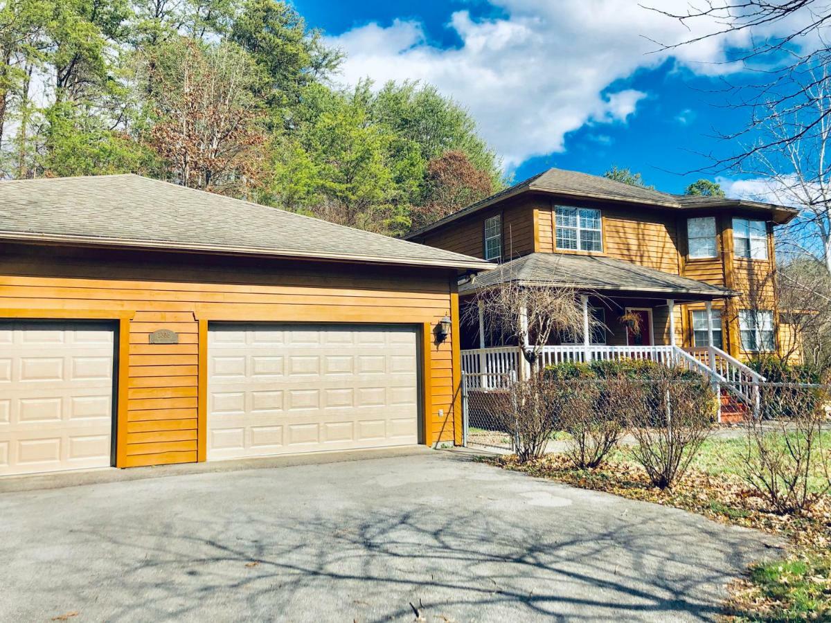 5Bedrooms*4King Beds*Outstanding Location*Hottub* Sevierville Exterior foto