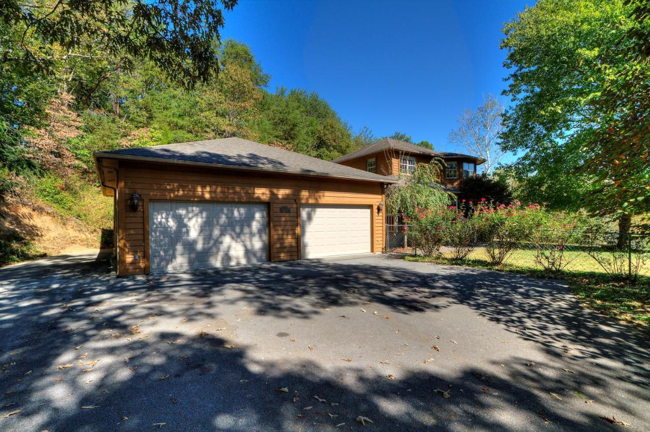 5Bedrooms*4King Beds*Outstanding Location*Hottub* Sevierville Exterior foto