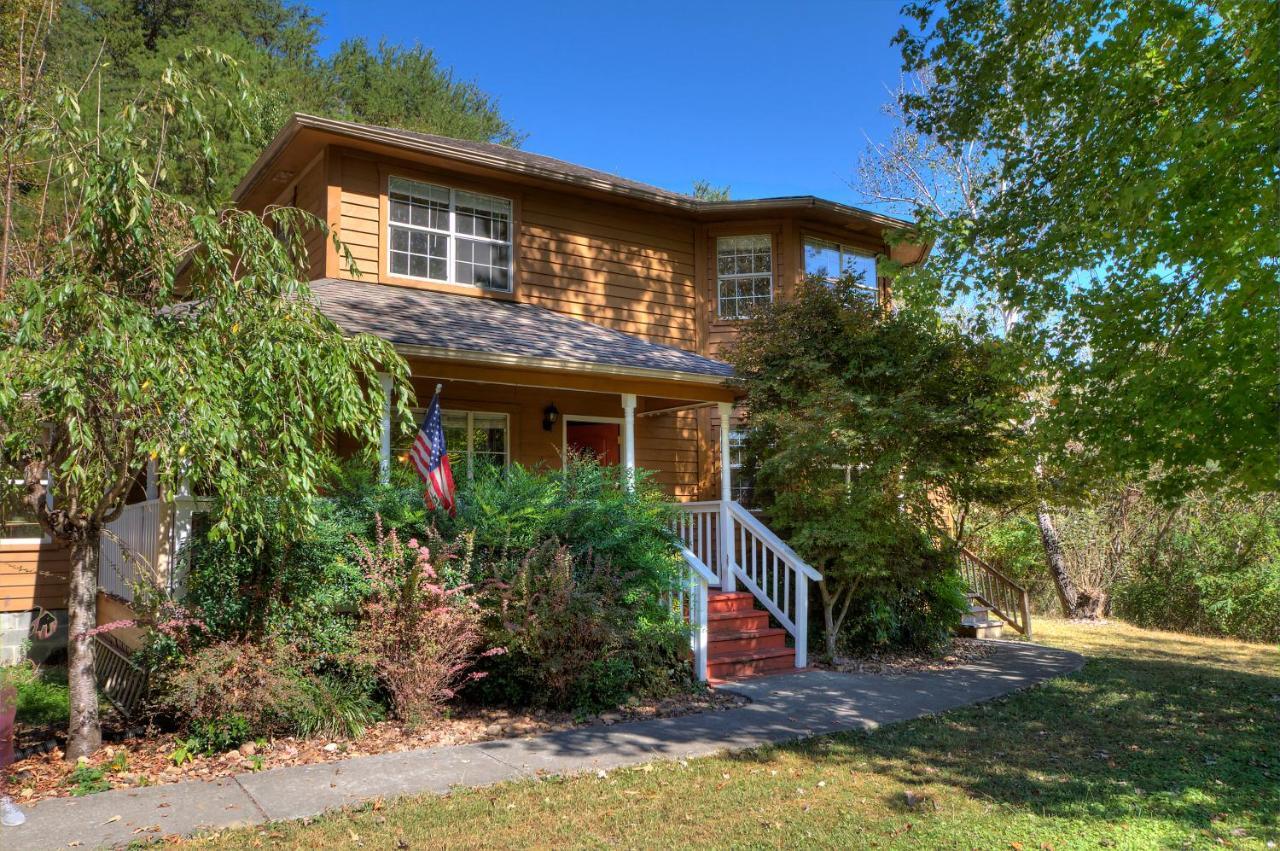 5Bedrooms*4King Beds*Outstanding Location*Hottub* Sevierville Exterior foto