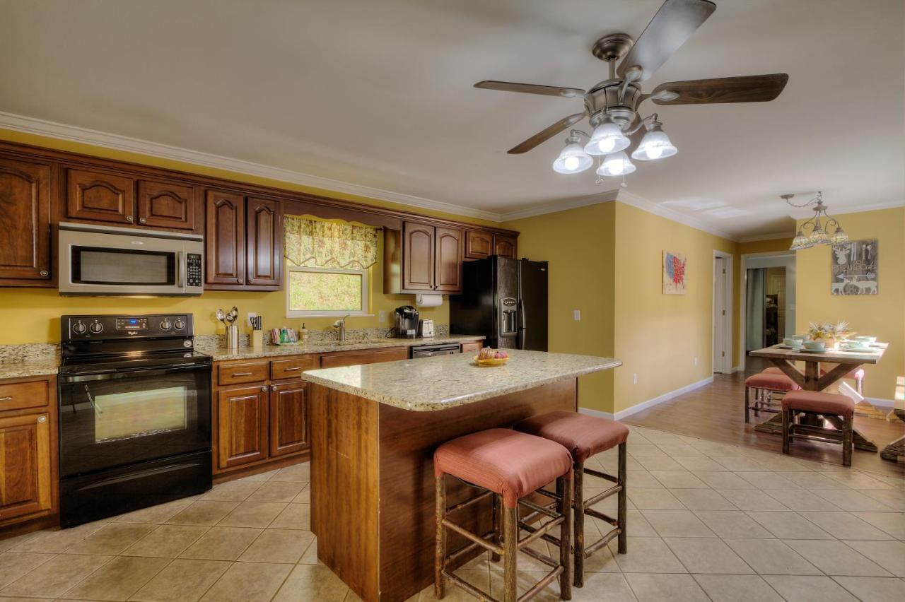 5Bedrooms*4King Beds*Outstanding Location*Hottub* Sevierville Exterior foto